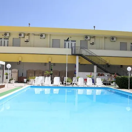 Montmartre Apart Otel Rimini