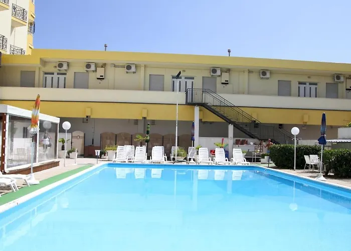 Montmartre Hotel apartamentowy Rimini
