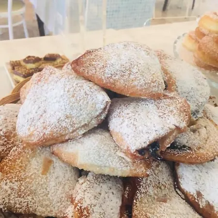 Montmartre アパートホテル 4*