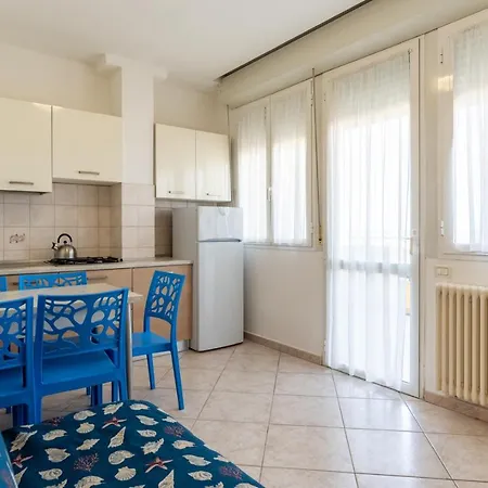 아파르타멘티 몽마르트르 4*