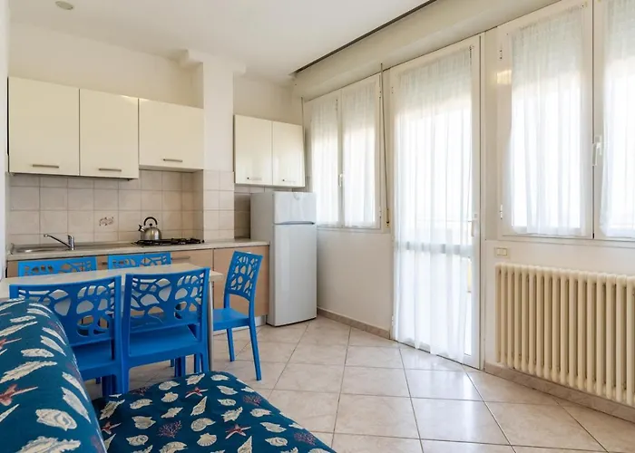 아파르타멘티 몽마르트르 4*