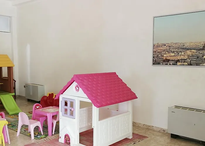 아파트호텔 아파르타멘티 몽마르트르 4*