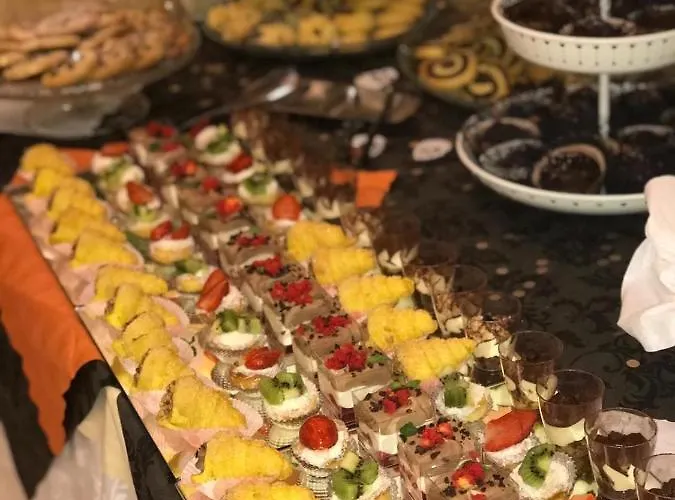 아파르타멘티 몽마르트르 4*